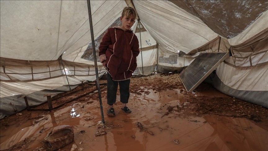 İdlib'de çadır kentler sular altında kaldı