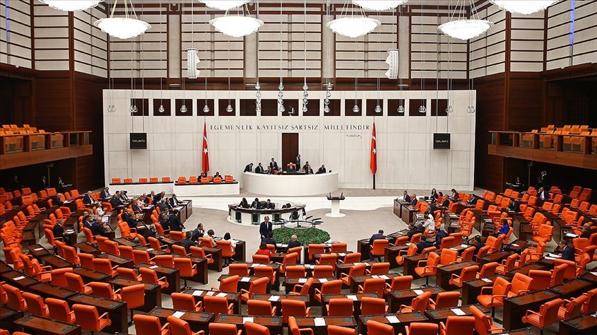 TBMM Genel Kurulunda, AK Parti'nin Meclis'in çalışma takvimine ilişkin grup önerisi kabul edildi