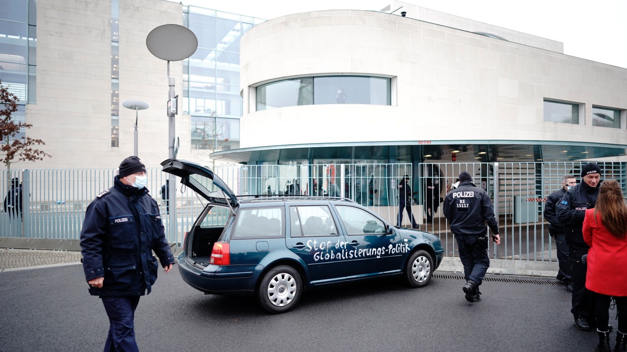 Almanya'da Başbakanlık binasına saldırı girişimi