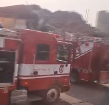 Güney Kore'de bina otobüsün üzerine devrildi: 9 ölü,