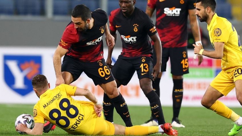 Galatasaray  Ankaragücü'ne mağlup oldu