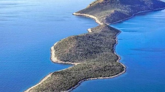 Yunanistan 6 adayı satışa çıkardı