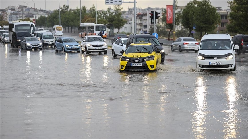 Gaziantep'te sağanak yağış  etkili oluyor