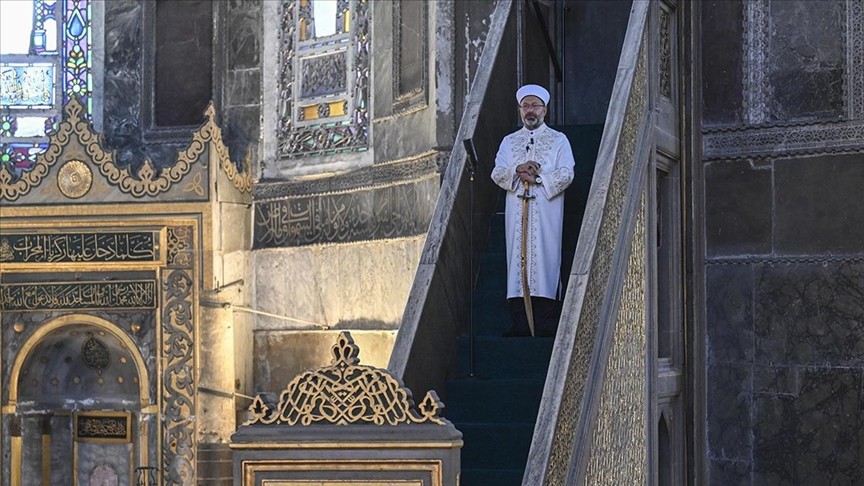 Ali Erbaş Ayasofya-i Kebir Camii'nde sabah namazı buluşmasına katıldı