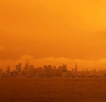 San Francisco turuncuya büründü