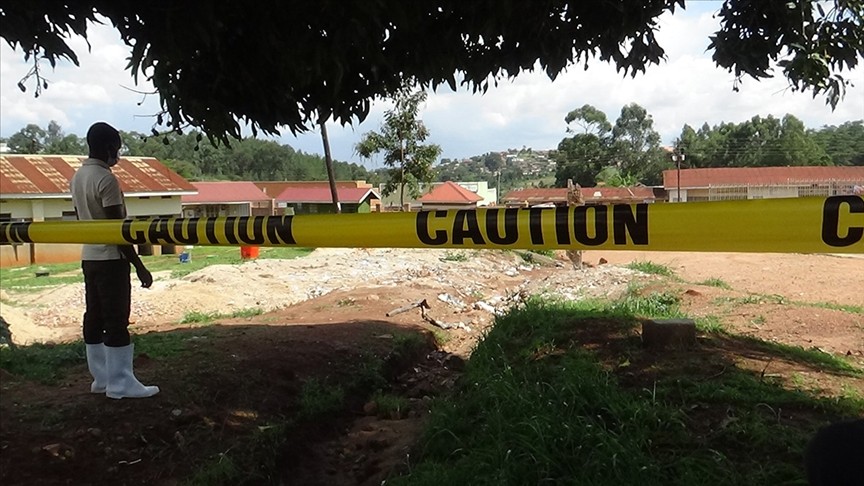 Ebola Uganda'da 19 kişiyi öldürdü