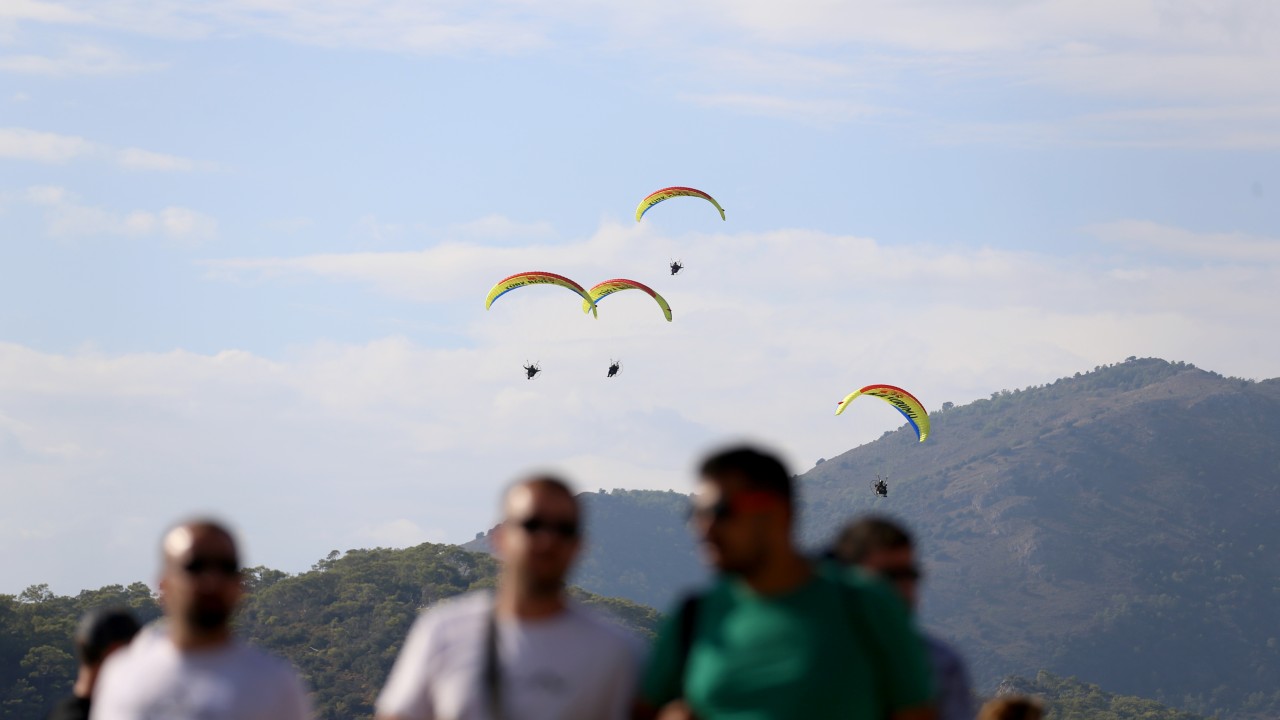 Fethiye'de 23. Uluslararası Ölüdeniz Hava Oyunları Festivali
