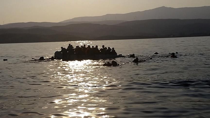 İspanya'da göçmenleri taşıyan tekne battı: 4 ölü, 1 kayıp