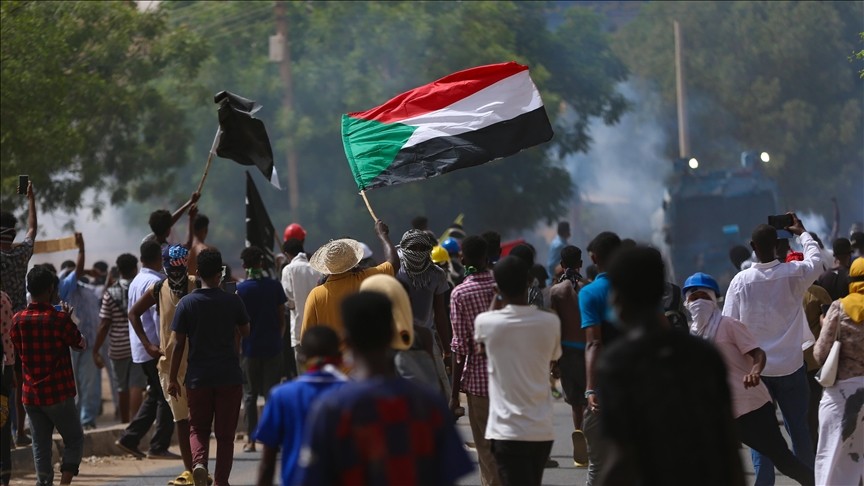 Sudan'da askeri yönetim protesto edildi