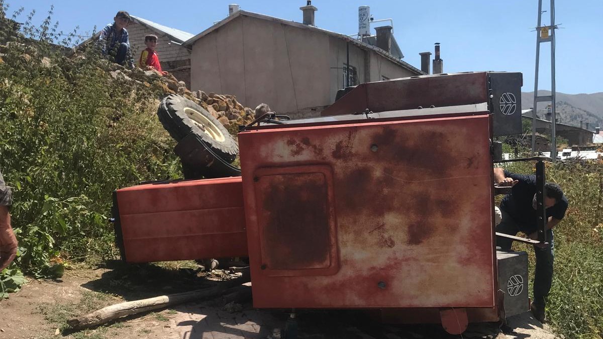 Konya'da  traktör devrildi: 1 kişi öldü