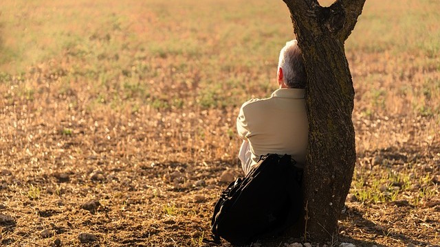 Yaşlılıkta en önemli halk sağlığı sorunu "yalnızlık"