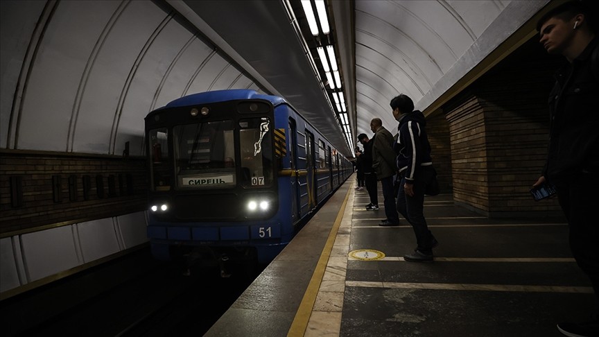 Kiev'deki metrolarda ulaşım yeniden faaliyette