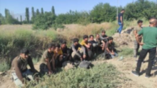 Iğdır'da 13 göçmen kaçakçısı tutuklandı
