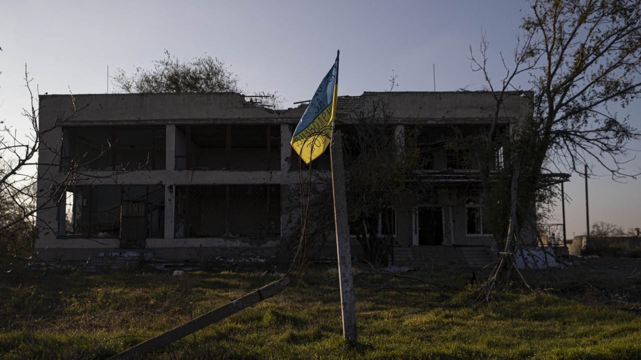 Rus güçleri Ukrayna'nın Herson bölgesini bombaladı