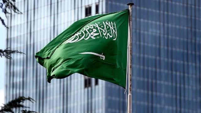 Suudi Arabistan'da bir kişi üzerindeki bombayı patlattı
