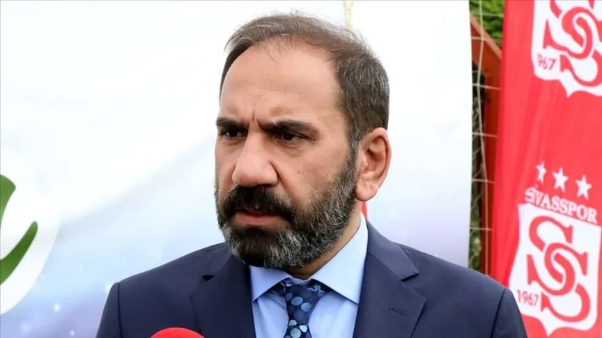 Sivasspor Kulübü Başkanı Otyakmaz'dan TFF Başkan adaylığı açıklaması