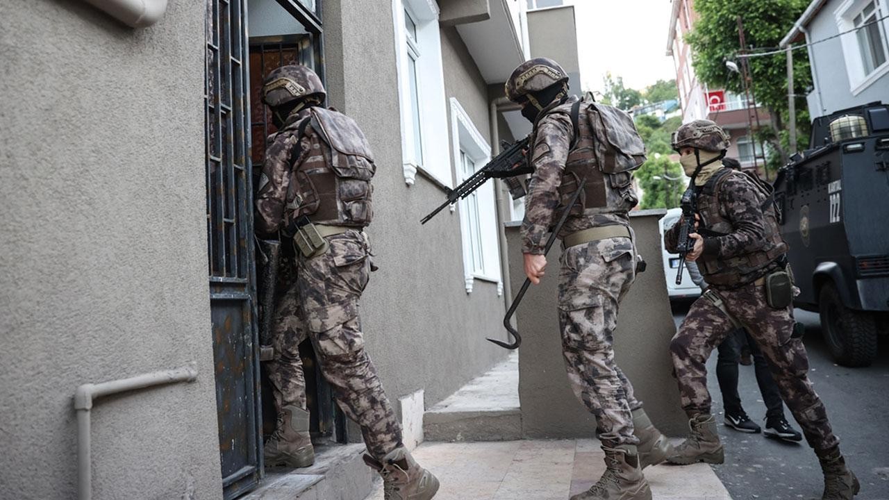 İstanbul'da FETÖ operasyonu:13 zanlı yakalandı