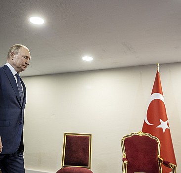 Putin Üçlü Zirve'de Erdoğan'ı ayakta bekledi