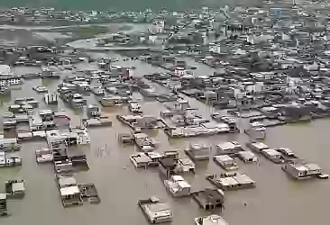 İran'da sel felaketi nedeniyle 300 köy yolu kapandı