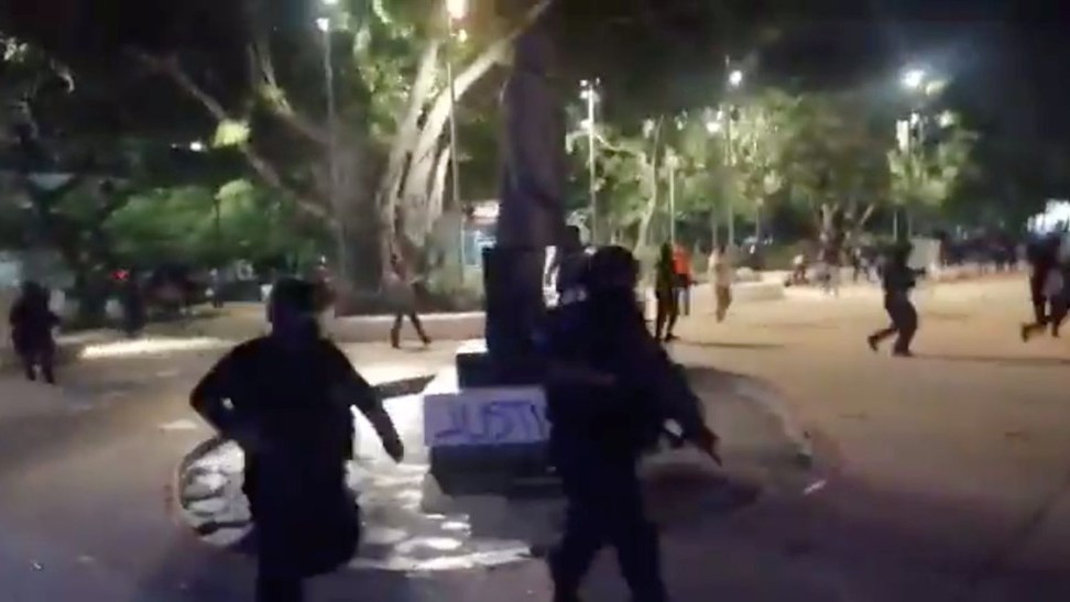 Kadına şiddet protestosunda 23 polis yaralandı