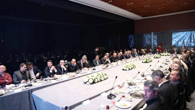 Bakan Kurum, medya yöneticileriyle iftar yemeğinde bir araya geldi