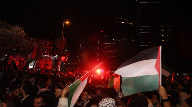 Diyarbakır'da, İsrail'in Gazze'deki saldırıları protesto edildi
