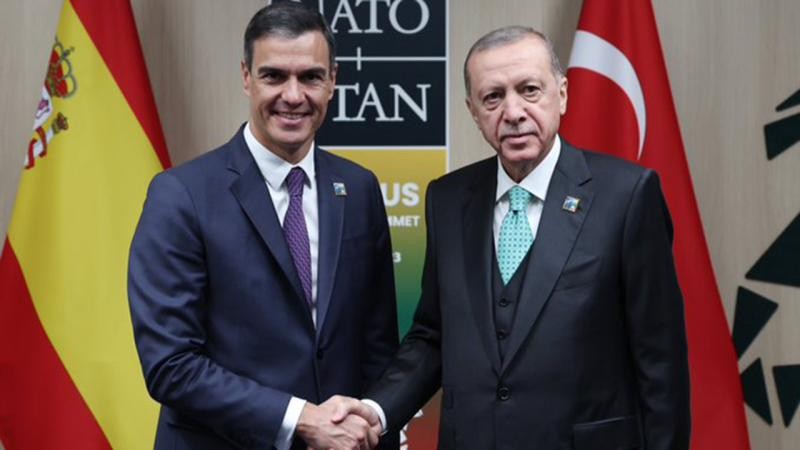 Erdoğan'dan İspanya Başbakanına övgü: Batı'nın yiğidi 'Sanchez'