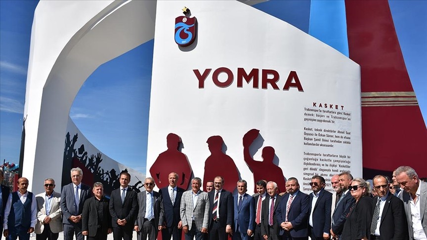 Trabzon'da şampiyonluk Anıtı açıldı