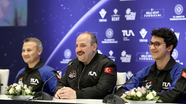 Türkiye'nin ilk uzay yolcuları Üsküdar Üniversitesi'nde