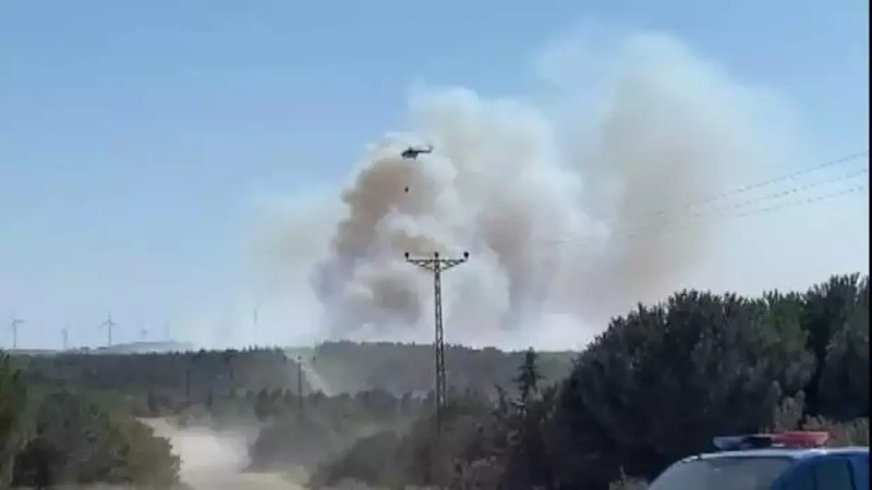 Silivri'de korkutan yangın! Helikopterlerle mücadele ediliyor