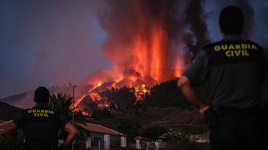 La Palma Adası'nda yanardağ patlaması şiddetlendi