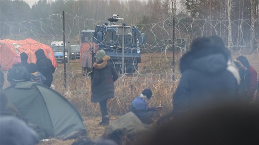​Polonya, Belarus sınırına duvar örecek