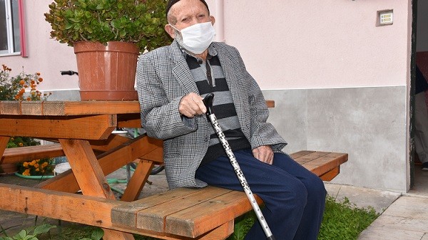 103 yaşında Kovid-19'u yendi