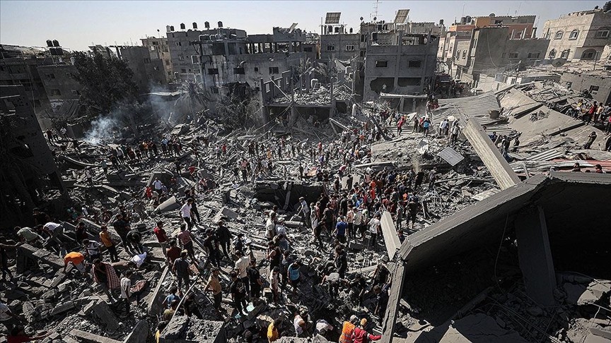 İsrail ordusu Gazze Şeridi'ndeki "insanı aranın" uzatıldığını duyurdu