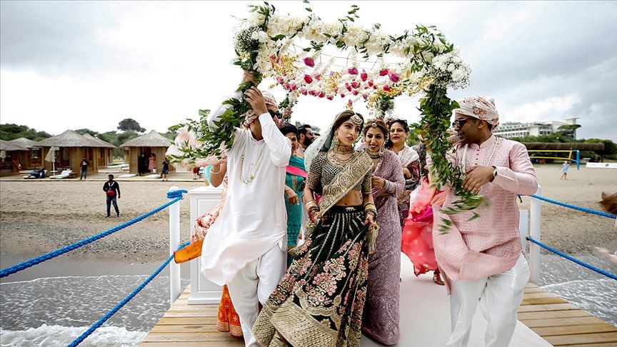 Bodrum renkli Hint düğünlerine ev sahipliği yapıyor