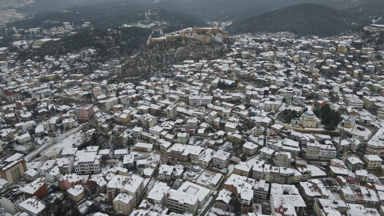 Kastamonu'da kar yağışı sürüyor