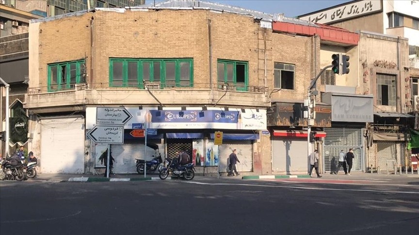 İran'da çarşı ve pazar kapalı