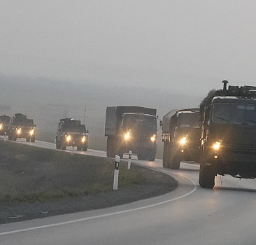 Rus askeri konvoyunun Donbas'a ilerlediği görüldü