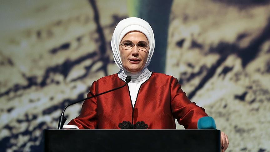 "Dört yapraklı yonca"dan Emine Erdoğan'a övgü
