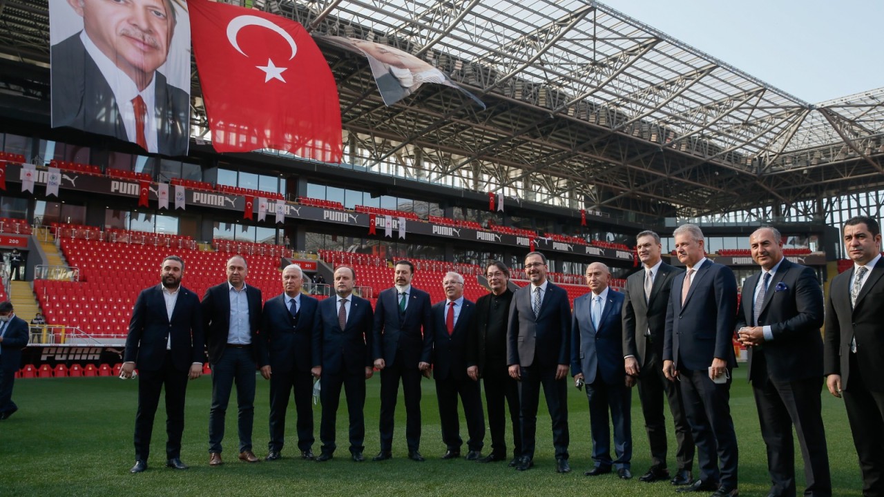 Erdoğan, Gürsel Aksel Stadı açılışına katıldı