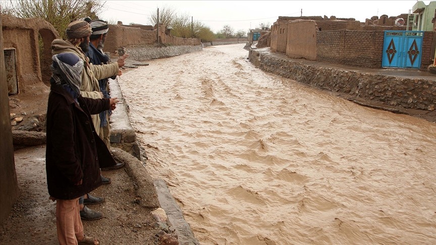 Dost ülkede sel felaketi:  14 kişi öldü