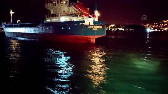 İstanbul Boğazı'nda çarpışan 2 kuru yük gemisi emniyetle demirletildi