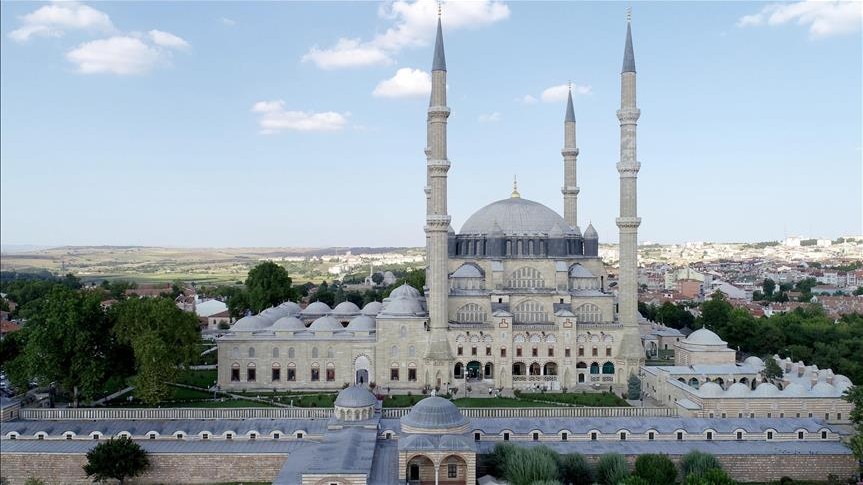 Selimiye Camisi çimentolardan kurtuluyor!