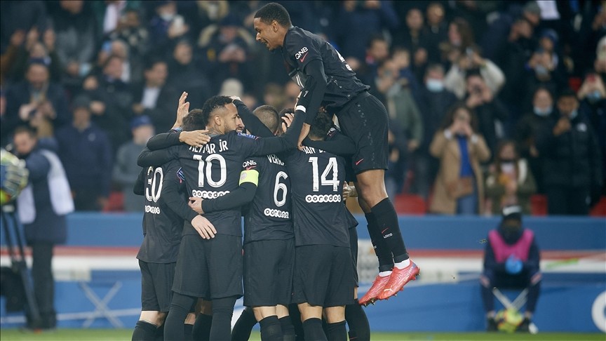Ligue 1 lideri PSG, sahasında Olimpik Lyon'a yenildi