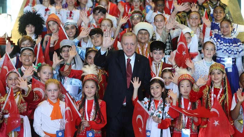 Başkan Erdoğan Beştepe'de çocukları kabul etti