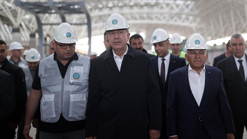 Hulusi Akar, Kayseri Havalimanı Yeni Terminal Binası'nı inceledi