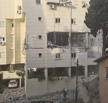 Gazze'nin füzeleri Tel Aviv'e ulaştı
