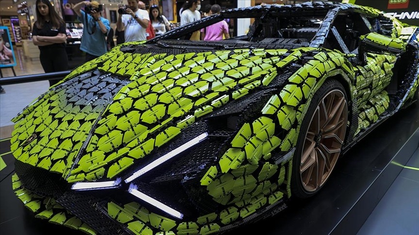 LEGO'nun gerçek boyutlu Lamborghini Sian FKP 37 modeli İstanbul'da