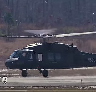 Black Hawk helikopteri pilotsuz olarak uçtu