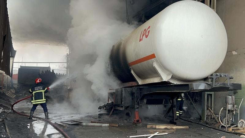 Kocaeli'de LPG tankında çıkan yangın söndürüldü